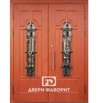 металлическая дверь с коваными элементами на две квартиры