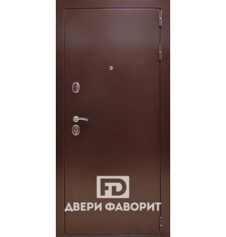 металлическая дверь с броненакладками отделана снаружи порошком