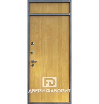 металлическая недорогая дверь с верхней вставкой от производителя